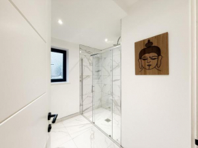 St Clements Apartments - Balcony - WIFI - Smart TV - Contractor Friendly